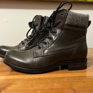 NEW wool lined Size 37 Taos boots